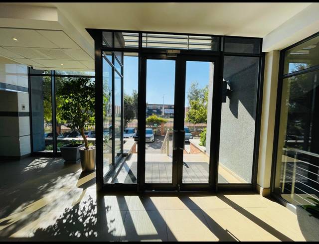 133M² OFFICE TO LET IN FOURWAYS